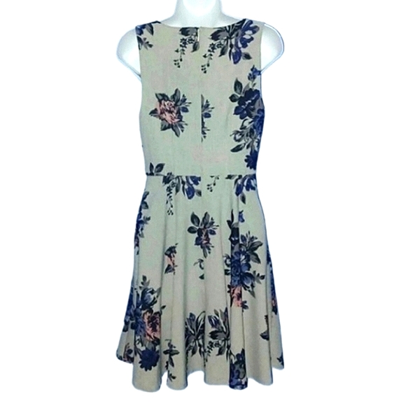 Elle Gray Floral Fit Flare Dress - Picture 4 of 5